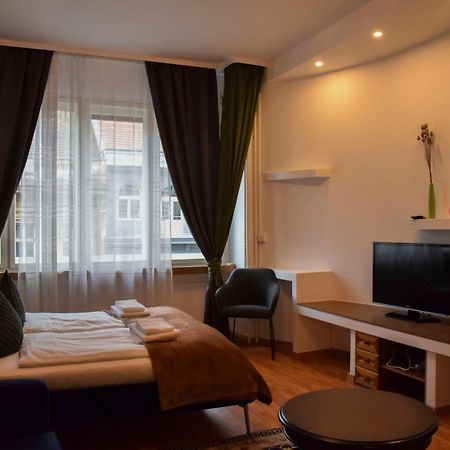 Main Prague Square Apartments Sauna And Fireplace Esterno foto